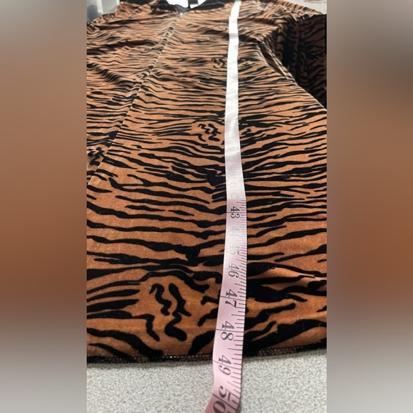 Jasmine Rose Signuture Tiger Print Zippered Lounge Robe Size 1X - Picture 13 of 13